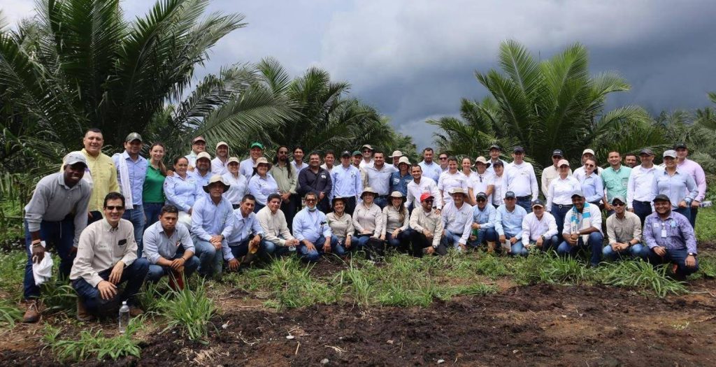 Participantes del Comité agronómico en la Zona Oriental.