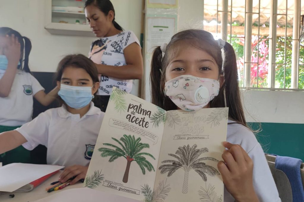 Pintando sonrisas en centros educativos en la Zona Oriental