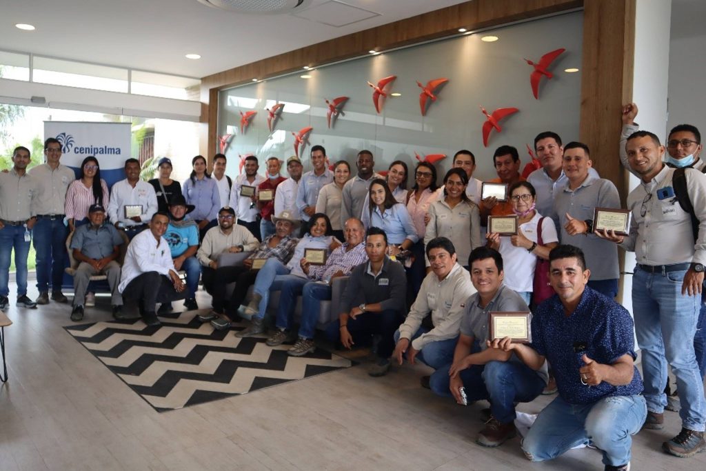 Productores destacados y equipo de Extensión de Cenipalma, Zona Oriental.