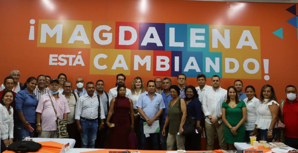 Representantes de sectores productivos y asociaciones sociales, que asistieron a la reactivación del Consea