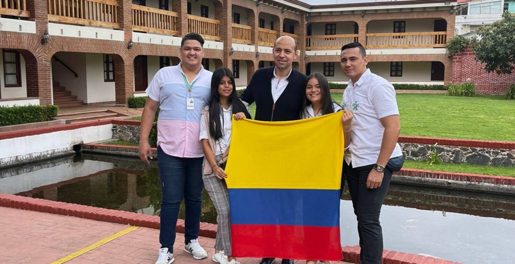 Fundeflores, es una de las instituciones educativas de Agustín Codazzi que ayuda a transformar la producción agroindustrial de la región a través de la ciencia y la tecnología.