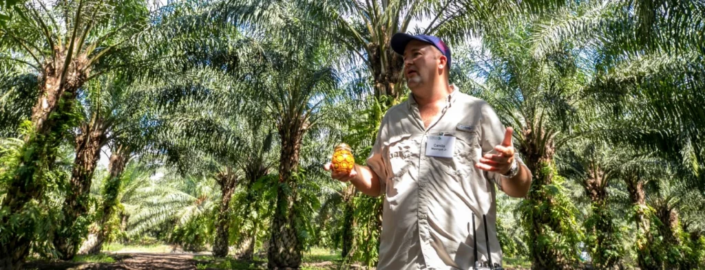 Camilo Manrique un ejemplo a seguir en la interacción entre palma de aceite y medio ambiente