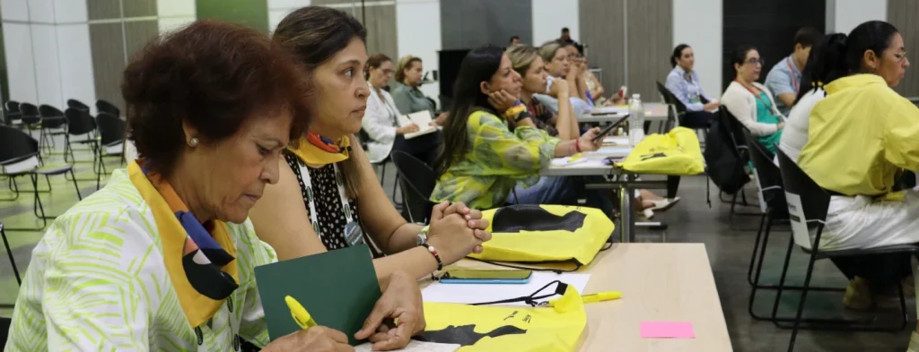 Están abiertas convocatorias para becas y cooperación técnica que ascienden los 170 mil dólares