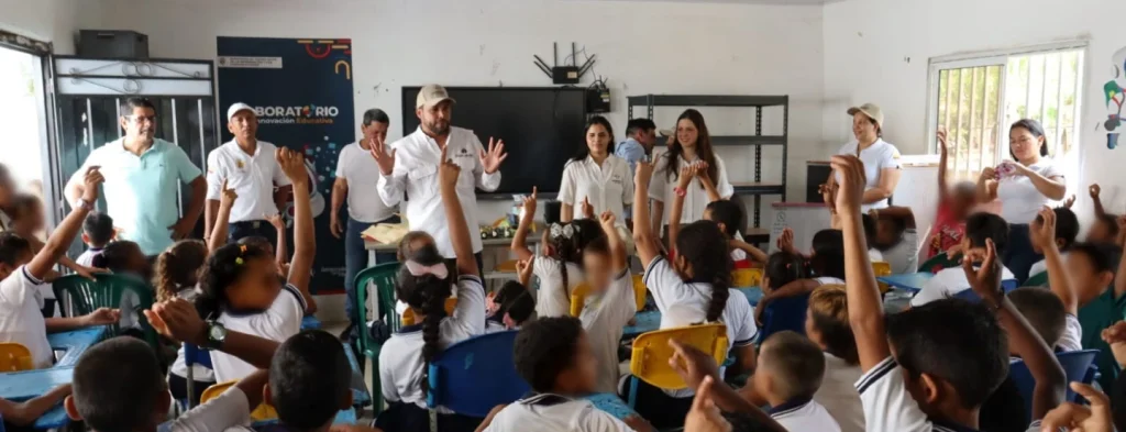 Fedepalma y extractora Loma Fresca S. A. S., entregaron biblioteca en el sur de Bolívar
