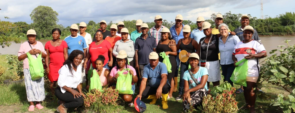 Más de 90 palmicultores tumaqueños conocieron los beneficios del Club Palmero