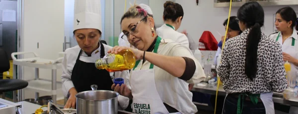 Todo listo para celebrar el Día Mundial del Aceite de cocina Reciclado